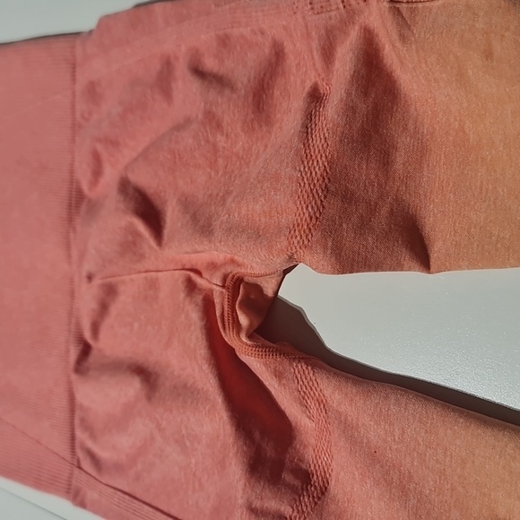 High waist size small leggings in peach and orange ombre. Great for  gym + yoga - Picture 3 of 6